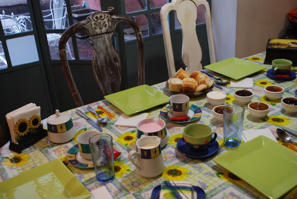 Petit El Vitraux Acomodação com café da manhã Buenos Aires Exterior foto